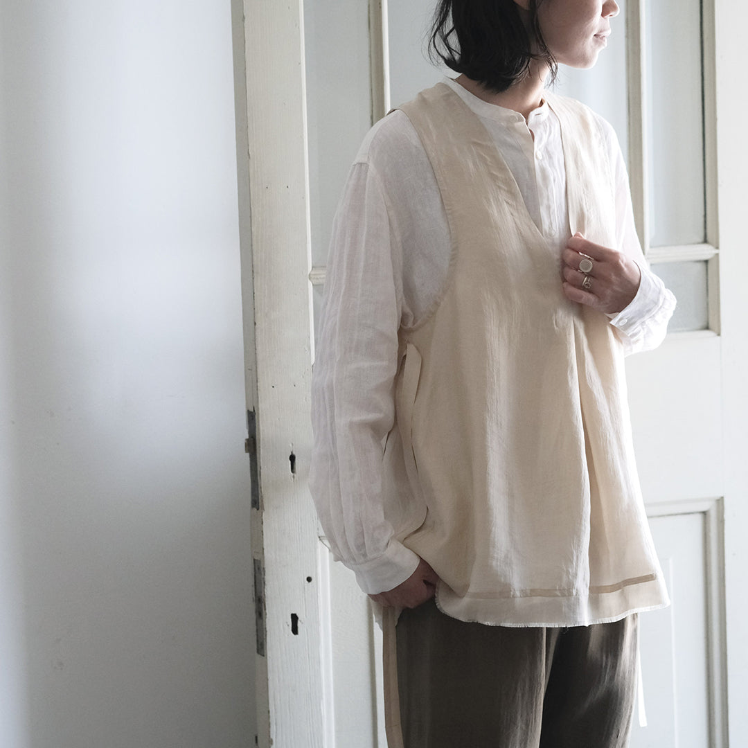 uryya/シルク ベスト