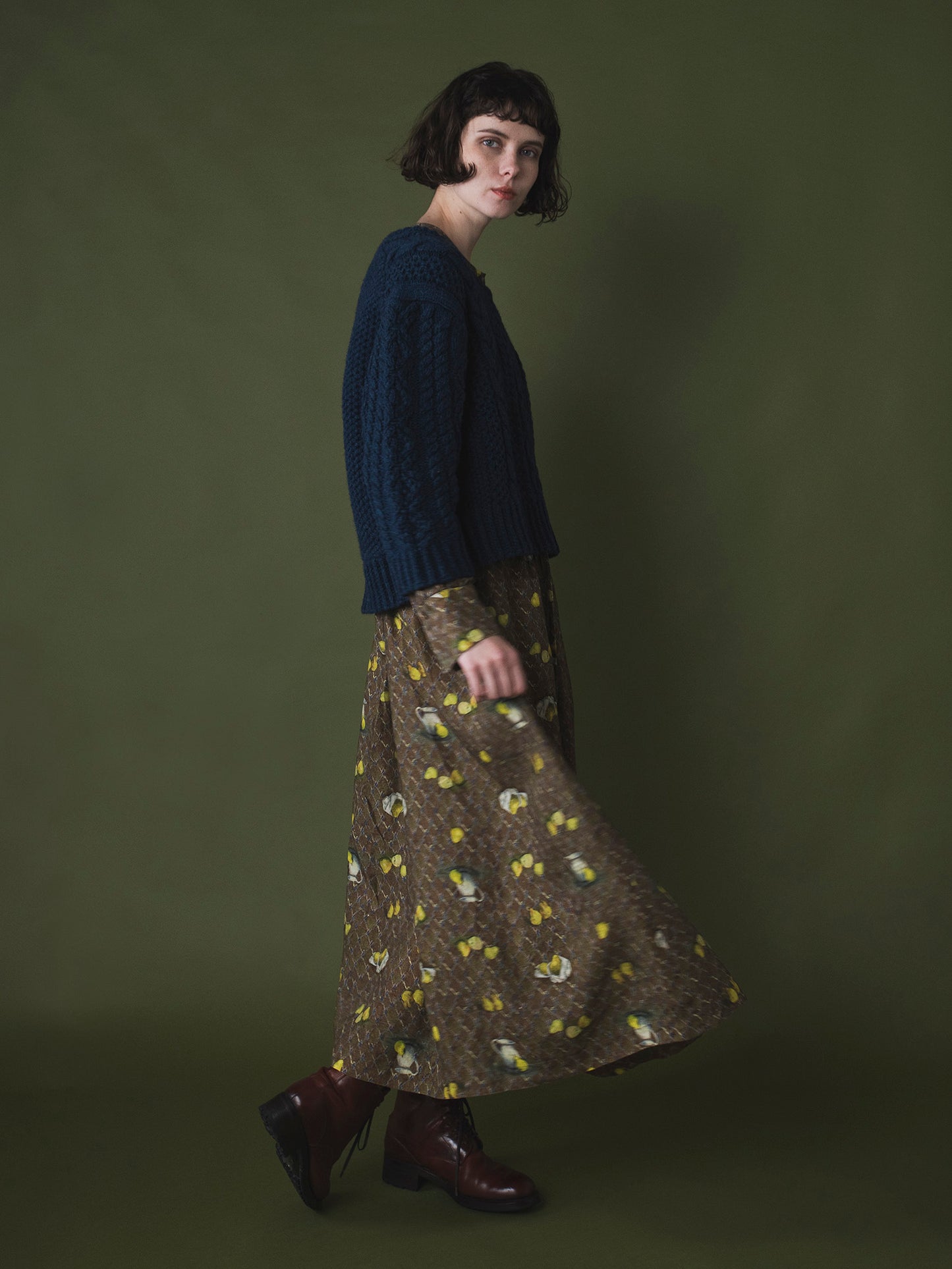 アンディゴ着用、2025AWカタログ掲載(モデル身長172cm)