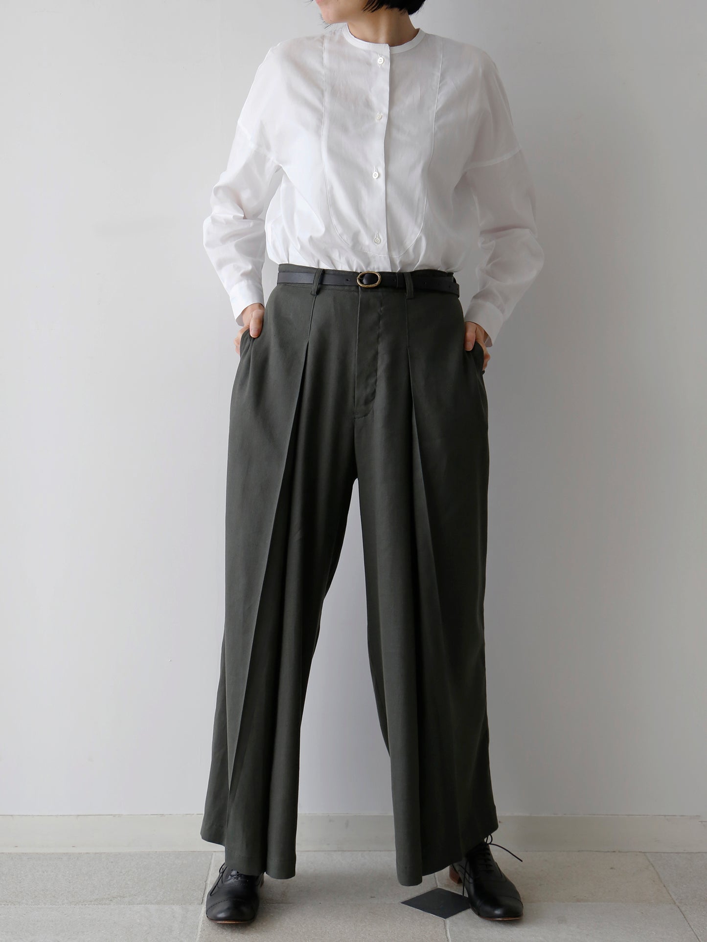ブラウス:ドニーズ(モデル身長166cm)