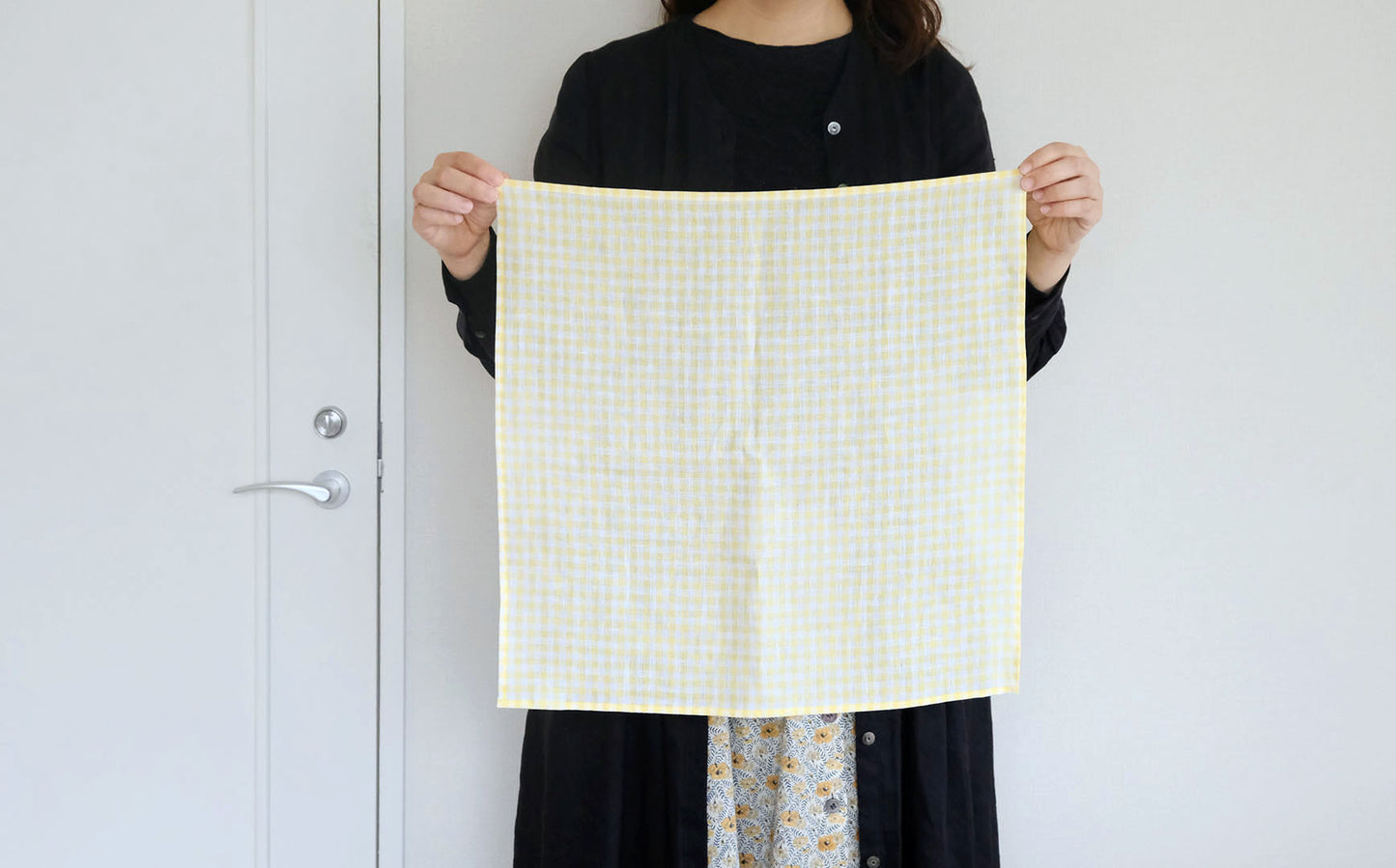 TLB HOME リネンハンカチ イエローチェック 47x47cm
