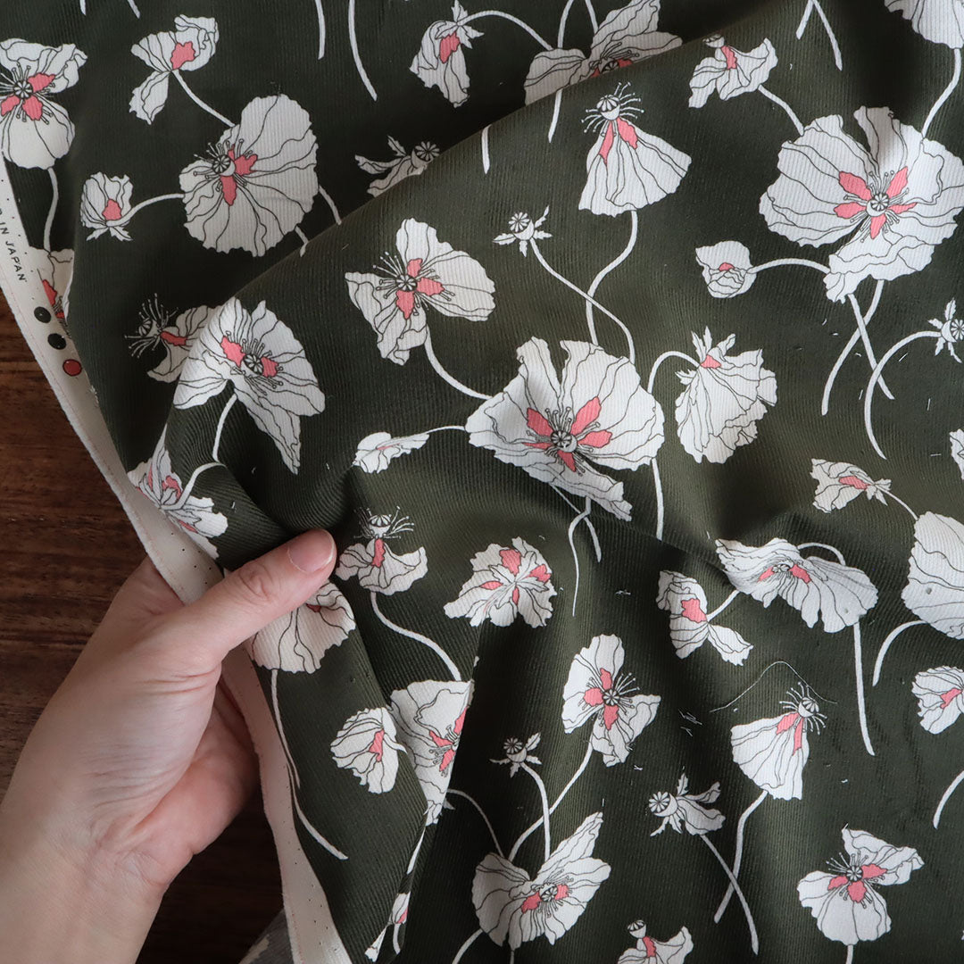 LIBERTY FABRICS コーデュロイ「フラジャイル・ブルームス」カーキ