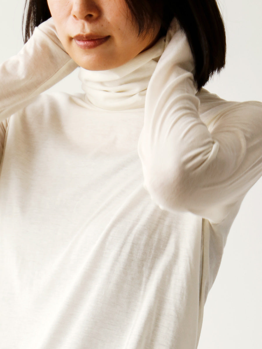 HÉRNI No.31 タートルネックロングスリーブ