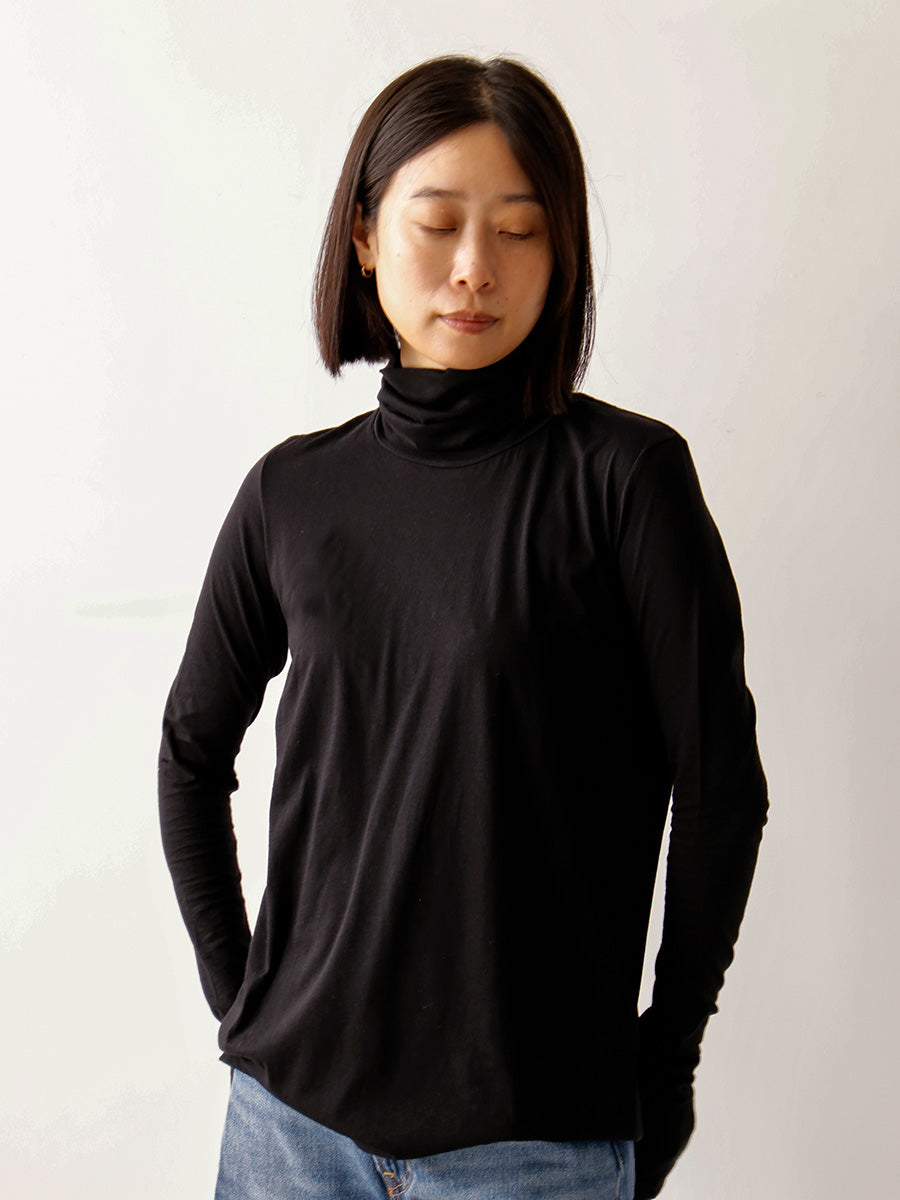 HÉRNI No.31 タートルネックロングスリーブ