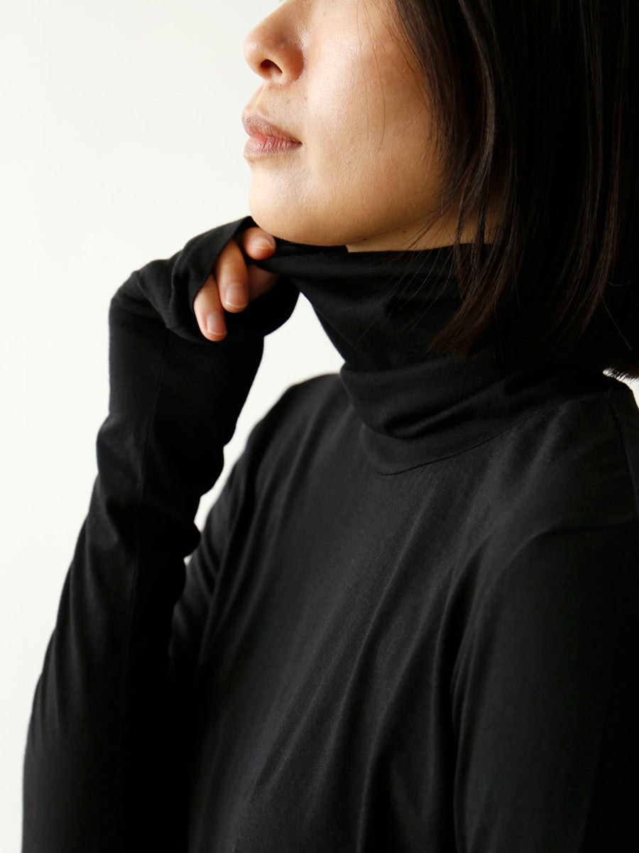 HÉRNI No.31 タートルネックロングスリーブ