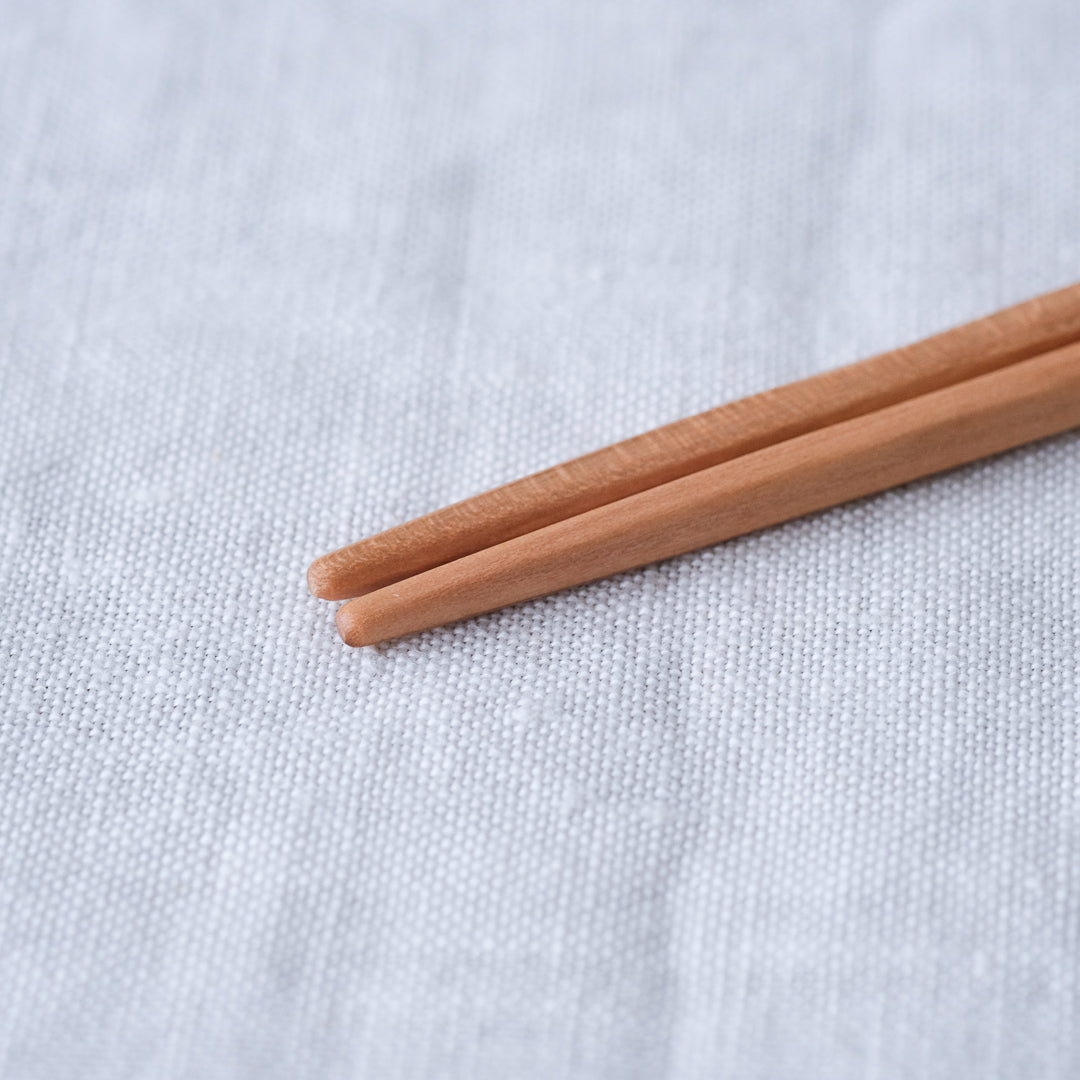 箸先の幅は約3mm