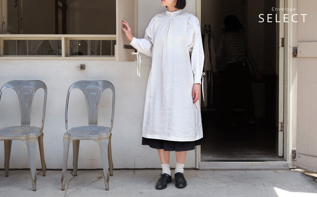 重ねて楽しむ、ベストとジャンパースカート
