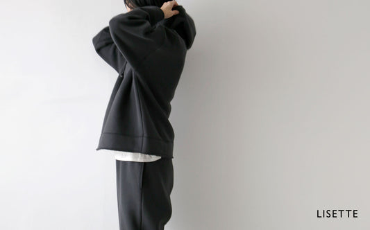 ジャンベルカ裏起毛のパーカーとパンツ