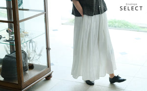 大人カジュアルが楽しいSALUÉのリネンスカート