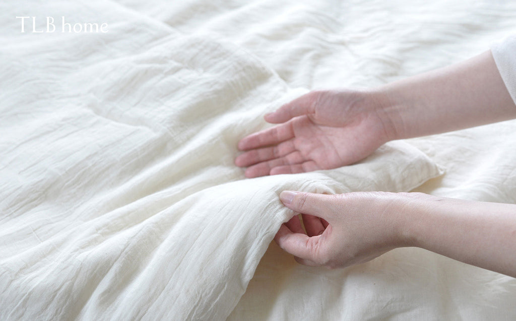 シルクならではの感触とあたたかさ