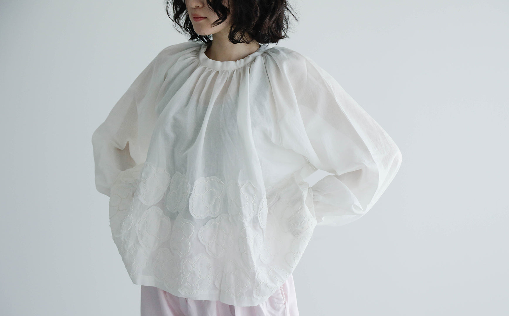 BUNON　手紡ぎ・手織りのブラウスなど3型が新入荷