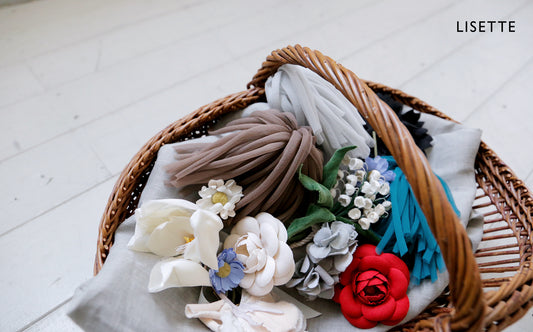 花のコサージュ