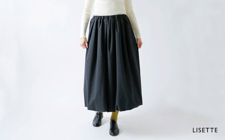 バルーンシルエットのスカート
