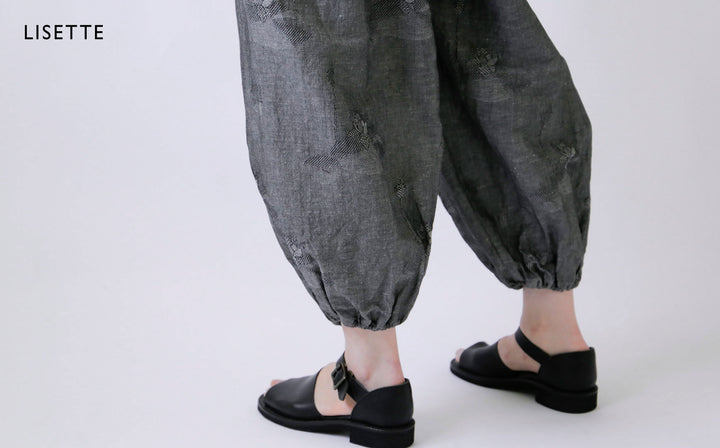 WATER LILY　睡蓮の花を織りあげた服