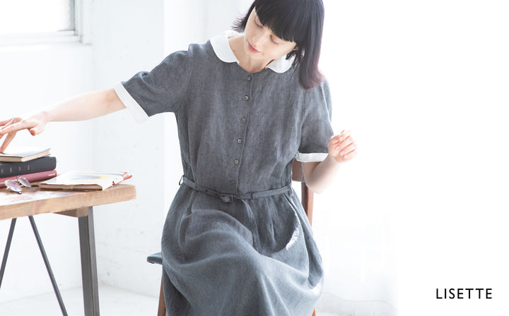初夏に着る白い付け衿のワンピース