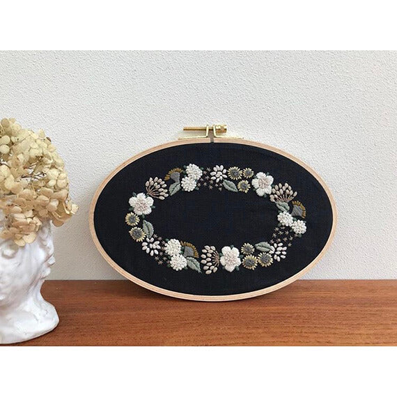 【樋口愉美子の刺繍時間】小さな花のリース　材料セット4