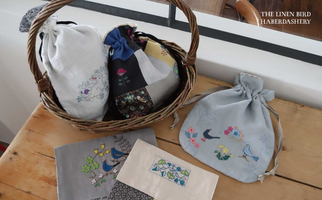 botanicの刺繍ポーチ