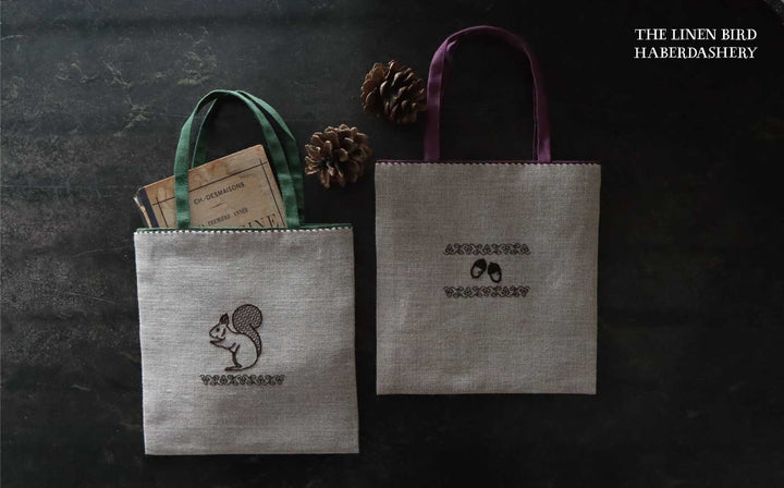 【再入荷】りすとどんぐりの刺繍ミニバッグ