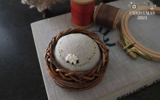 小さなあけびかごのピンクッションキット