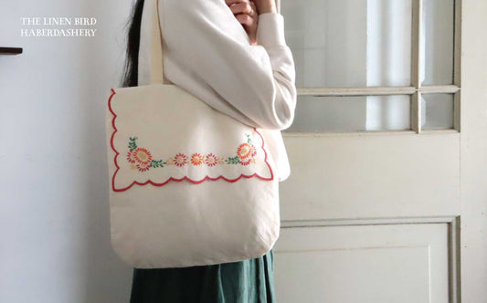 スカラップ刺繍飾りのバッグ