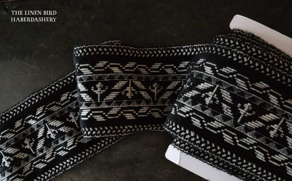 フランス・Gegand（ゲガン）の刺繍ベロアテープ