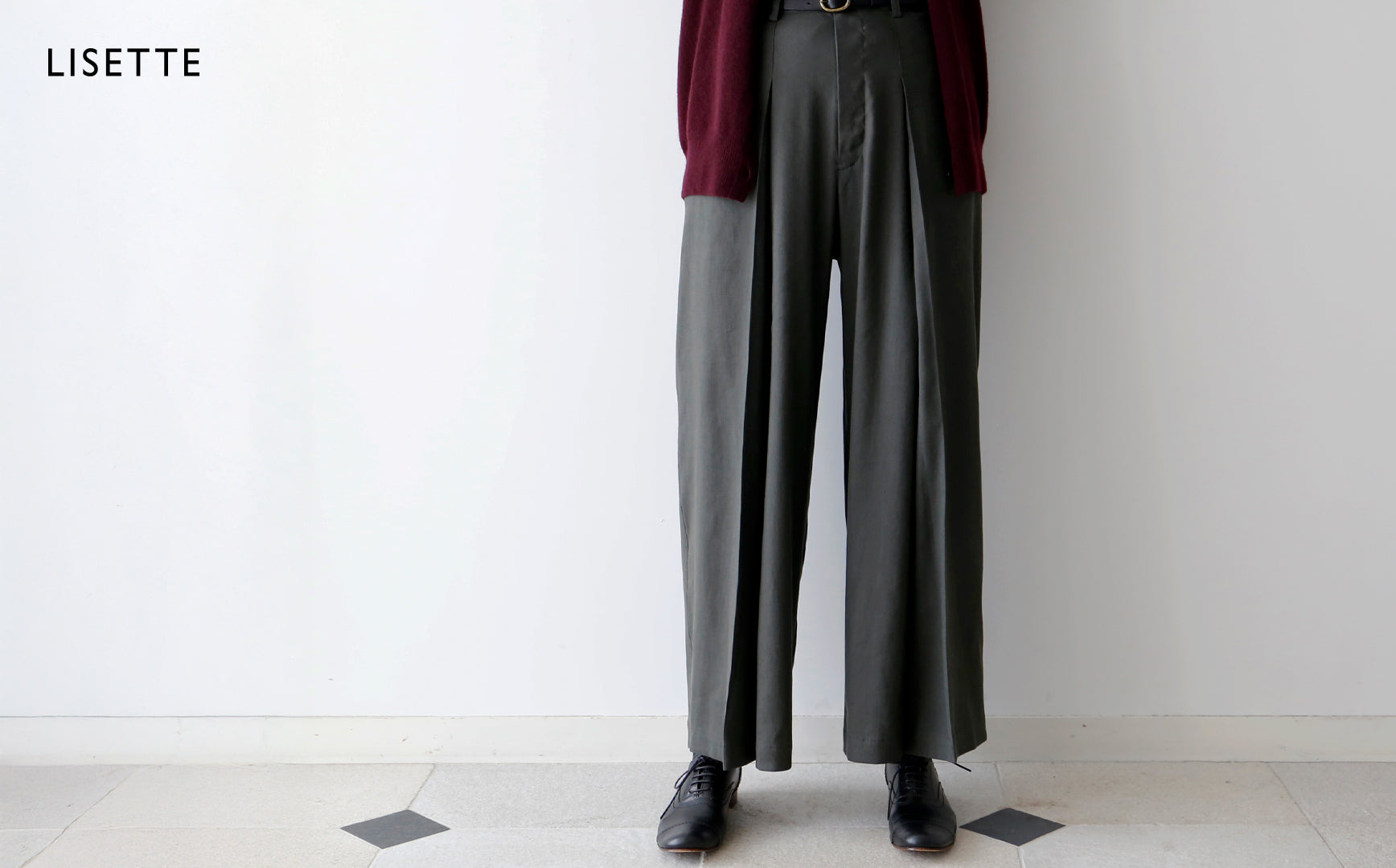 ディープタックのワイドパンツ
