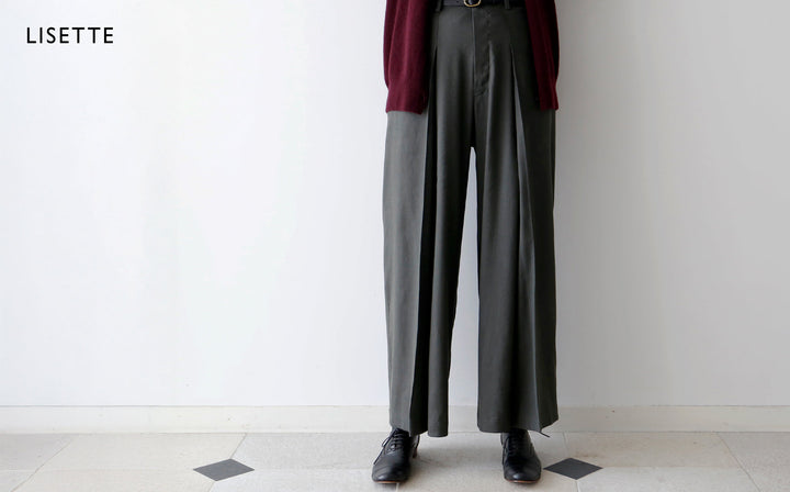 ディープタックのワイドパンツ
