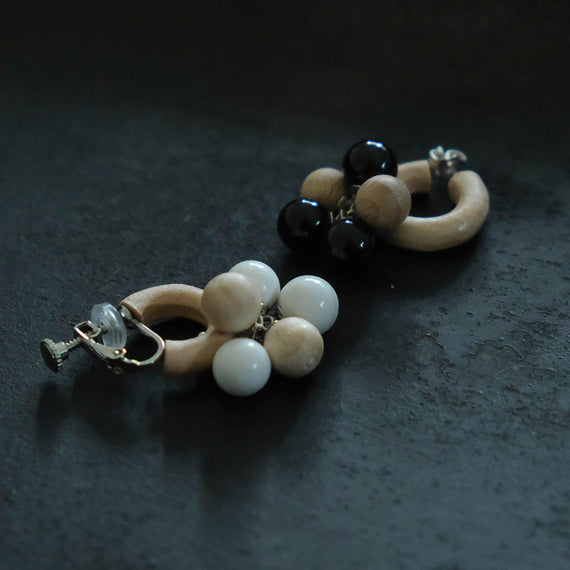 【受注商品】［KÄSI］5ball pierce earing（1pair）