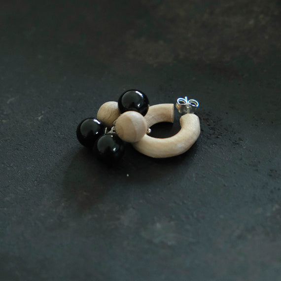 【受注商品】［KÄSI］5ball pierce earing（1pair）