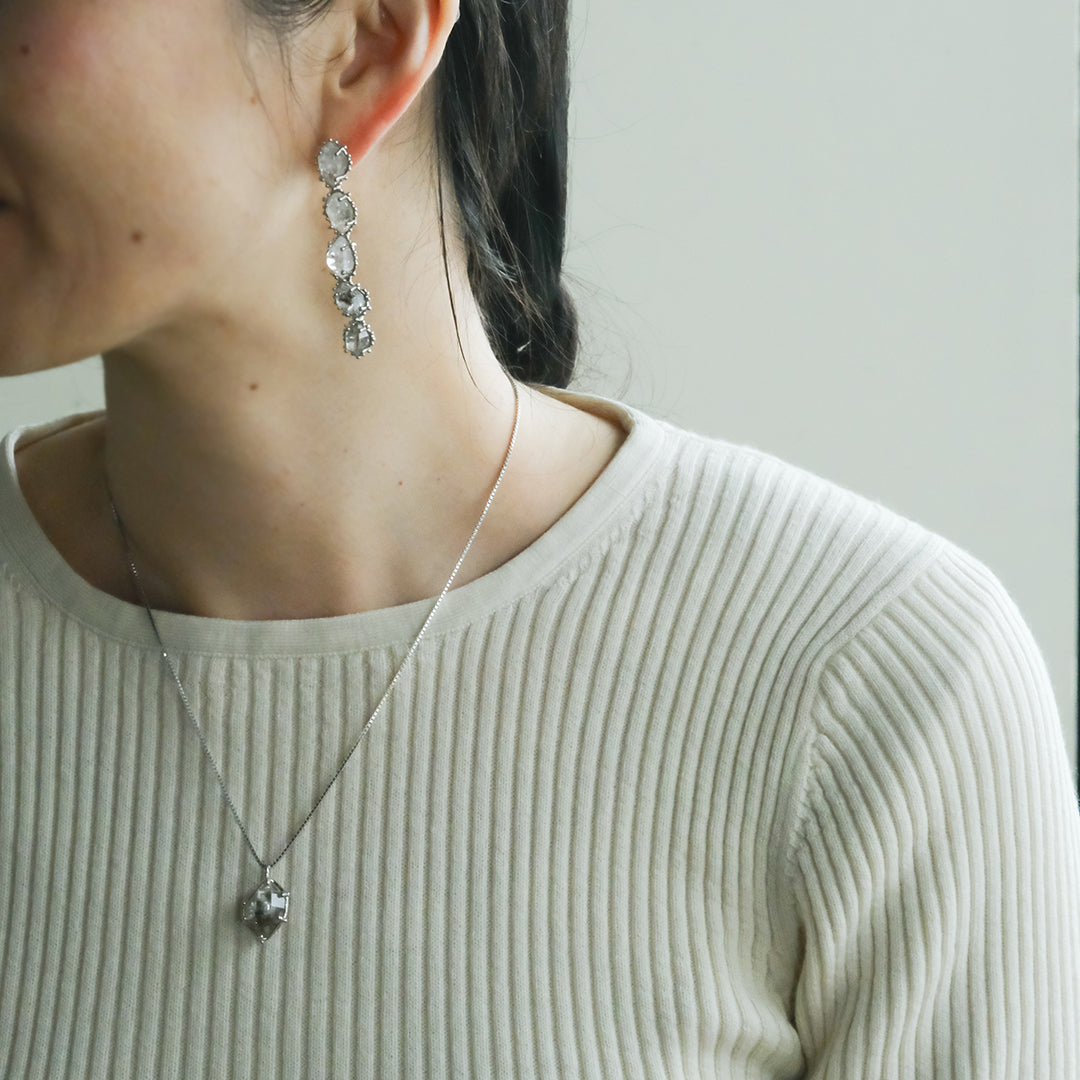 装身具LCF］原石水晶のピアス 五石 – Envelope - エンベロープ