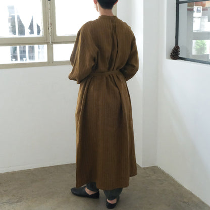 SALUÉ／バックピンタックドレス／ミッドウェイトリネン