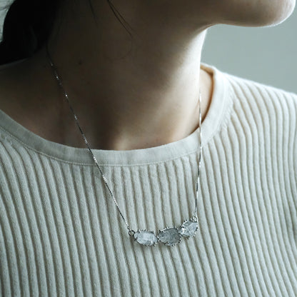 装身具LCF／原石水晶3石の首飾り