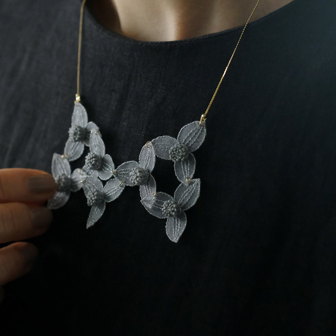 ［yuki onizuka］TSUYUKUSA　カラーネックレス