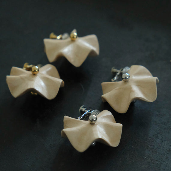 【受注商品】［KÄSI］waves pierce earing（1pair）