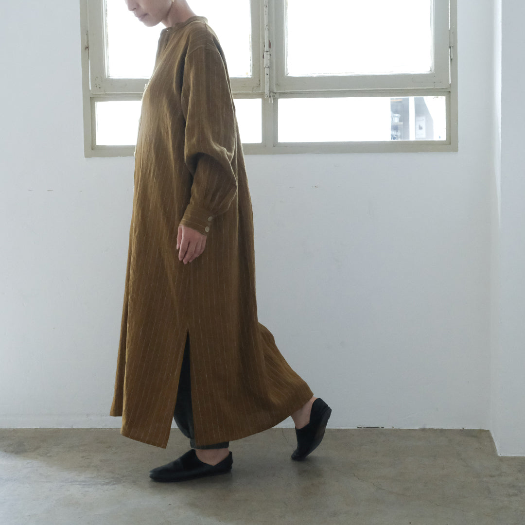 SALUÉ／バックピンタックドレス／ミッドウェイトリネン