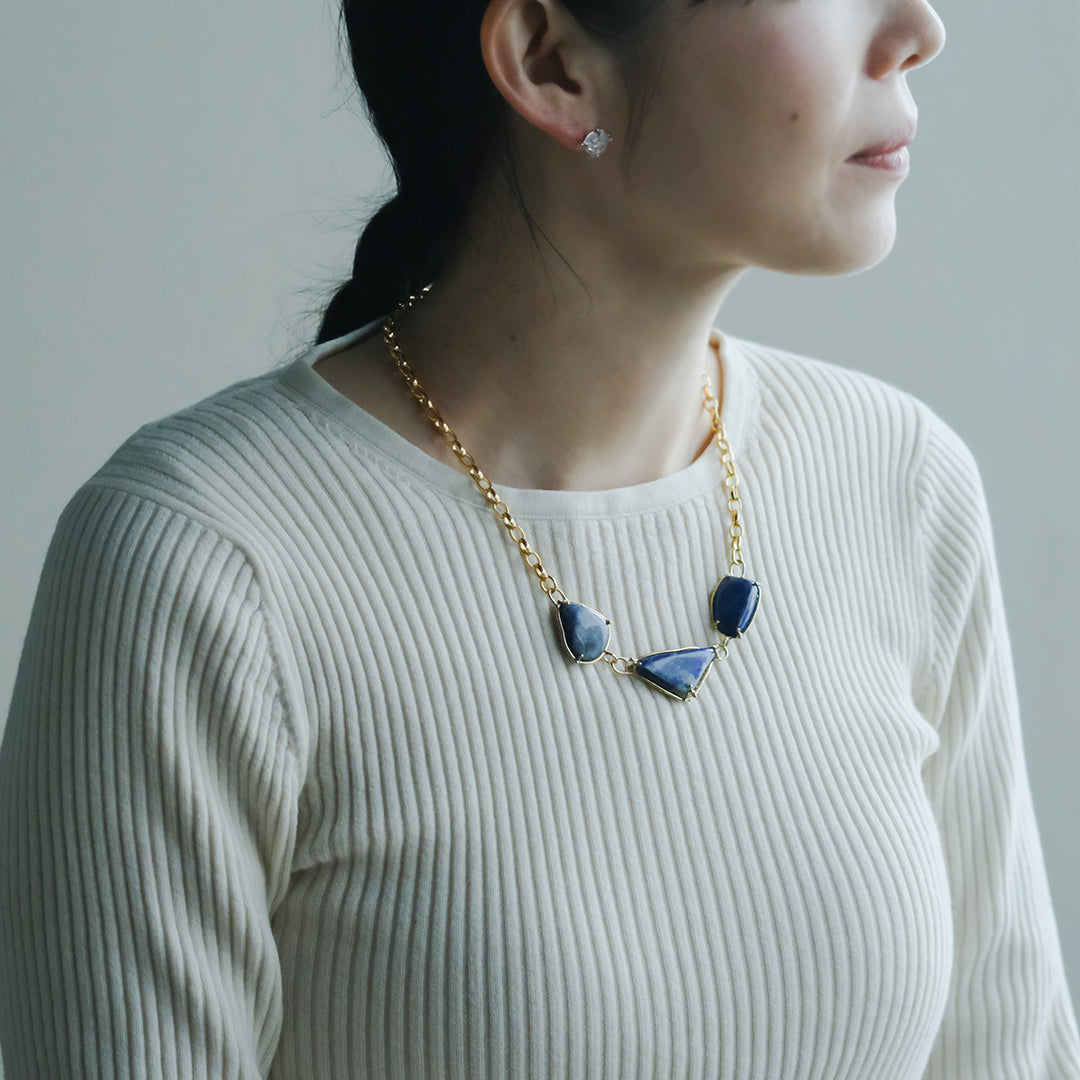 ［装身具LCF］真鍮と天然石のネックレス　三石