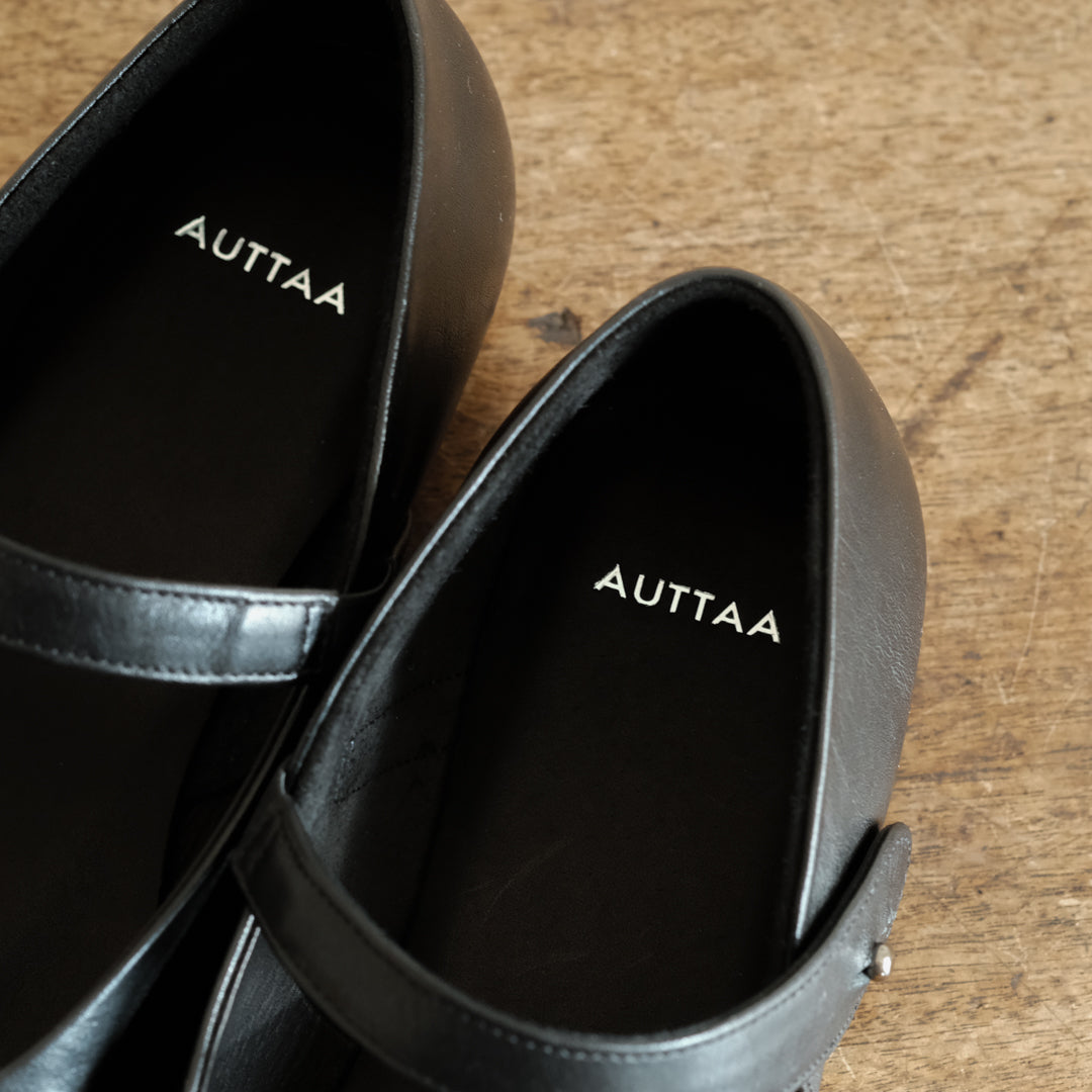 AUTTAA／Ankle strap pumps black