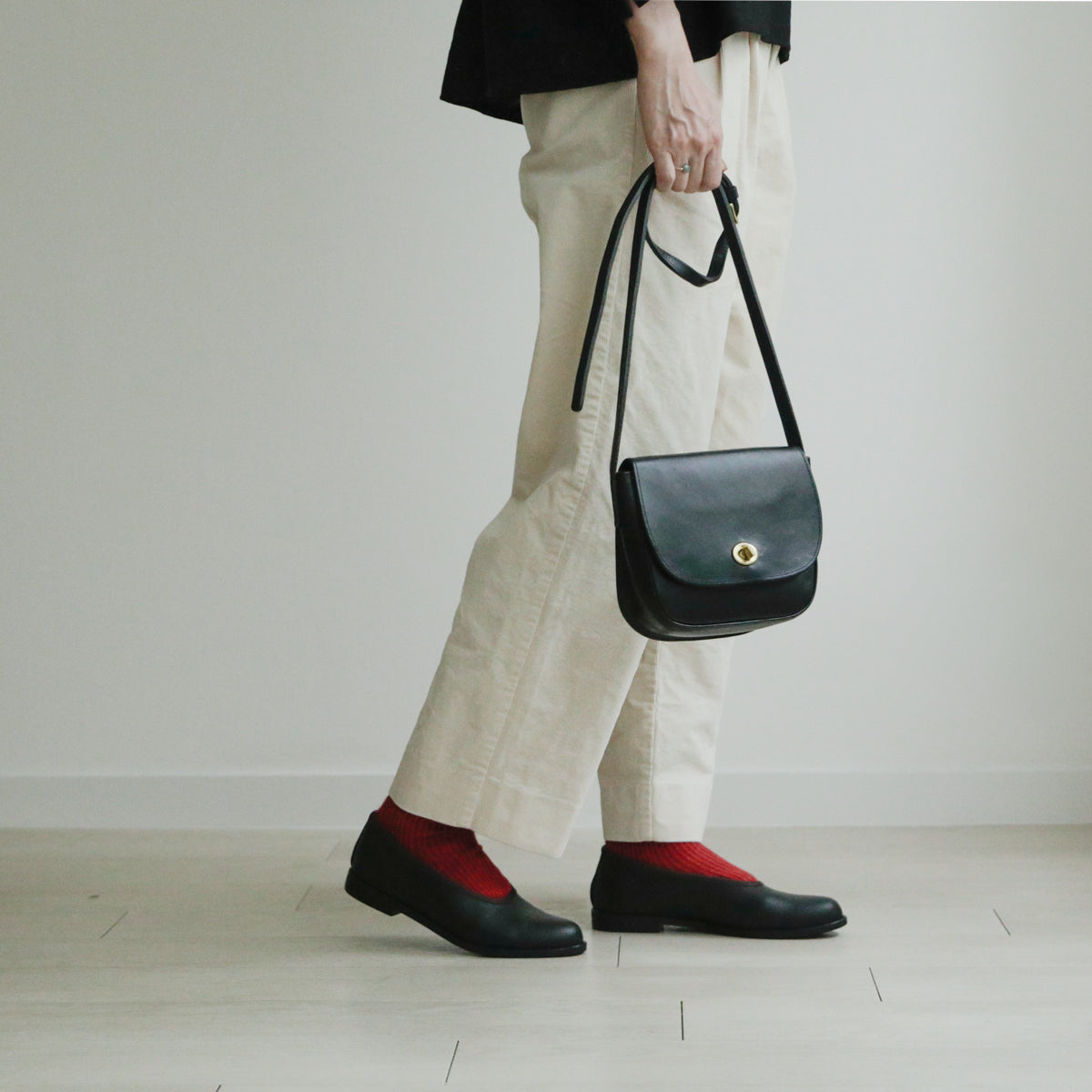 AUTTAA／【受注商品】 Ankle strap pumps