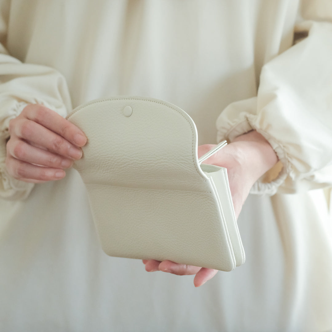 【受注商品】［STUDIO LA CAUSE］内縫いフラップ財布（ L）WA078L EM