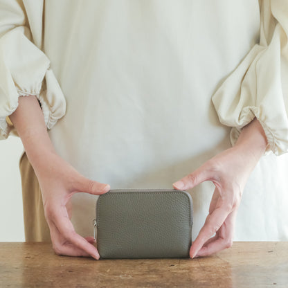 【受注商品】［STUDIO LA CAUSE］内縫いラウンドファスナー財布（M）WA075M EM