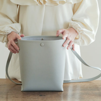 【受注商品】［STUDIO LA CAUSE］包みホックショルダーBG129 EM
