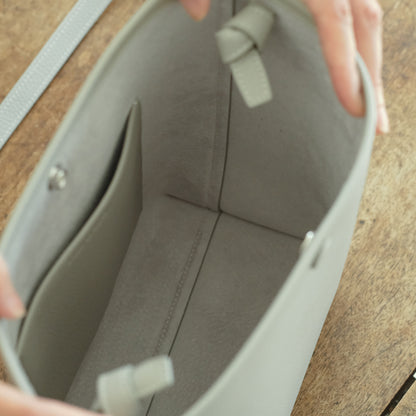 【受注商品】［STUDIO LA CAUSE］包みホックショルダーBG129 EM