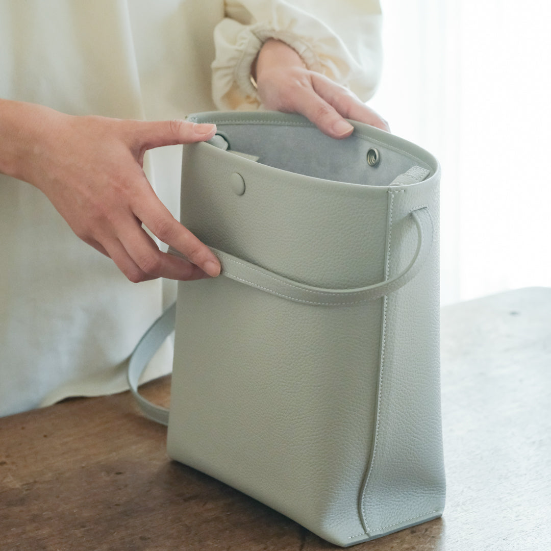 【受注商品】［STUDIO LA CAUSE］包みホックショルダーBG129 EM
