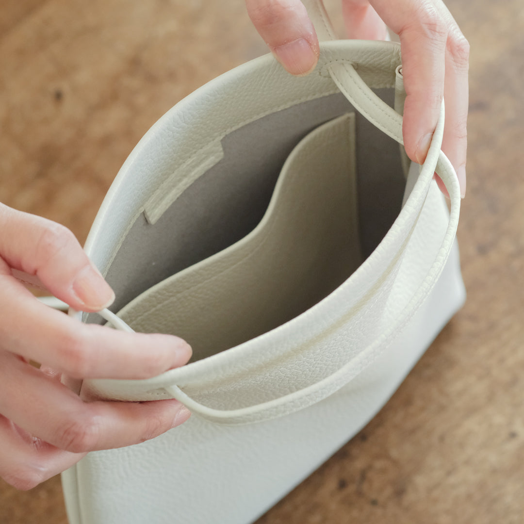 【受注商品】［STUDIO LA CAUSE］タテ型サコッシュBG127 EM