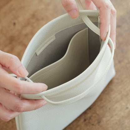 【受注商品】［STUDIO LA CAUSE］タテ型サコッシュBG127 EM