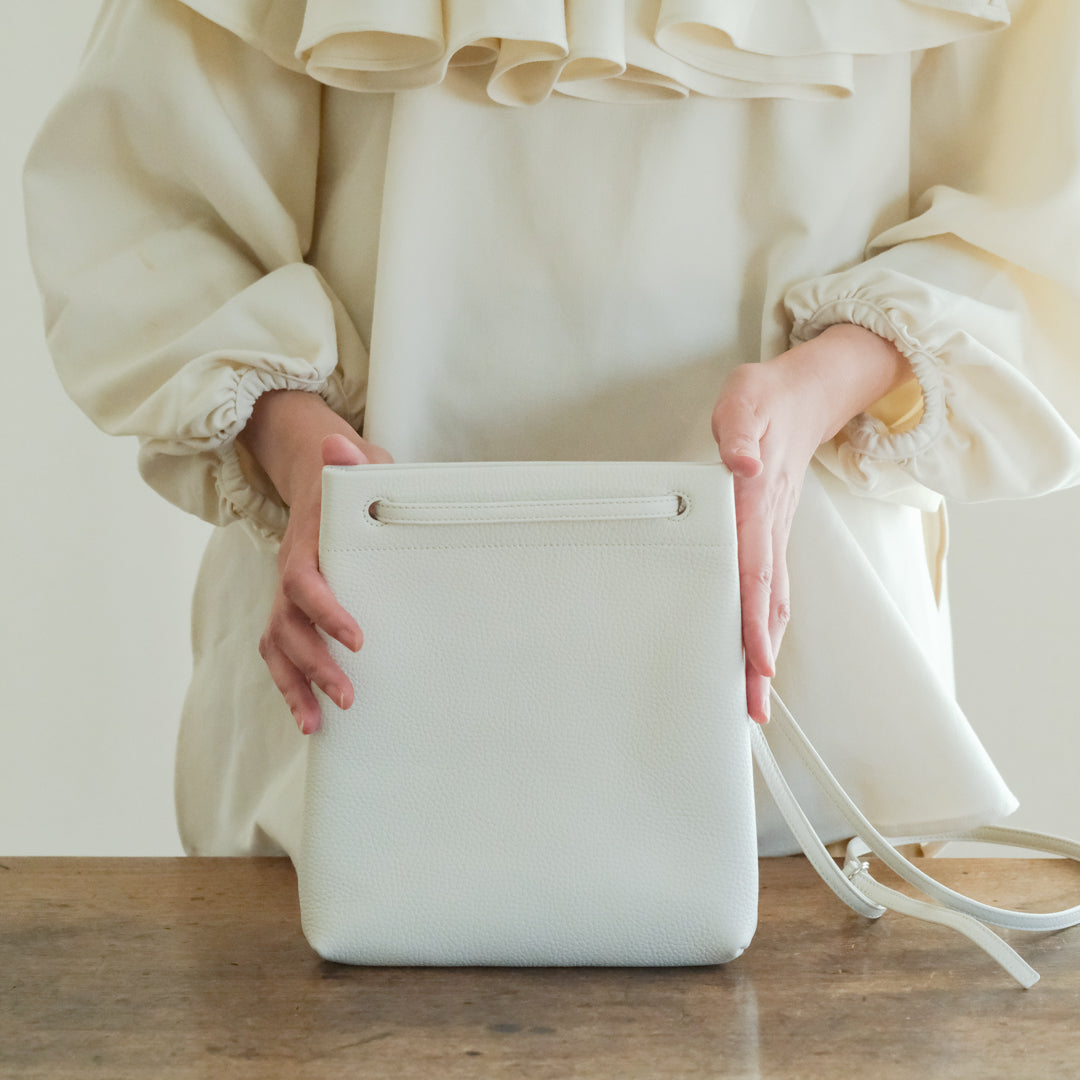 【受注商品】［STUDIO LA CAUSE］タテ型サコッシュBG127 EM