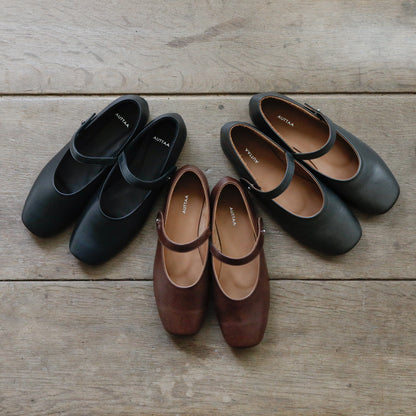 AUTTAA／【受注商品】 Ankle strap pumps