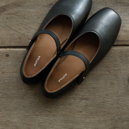 AUTTAA／【受注商品】 Ankle strap pumps