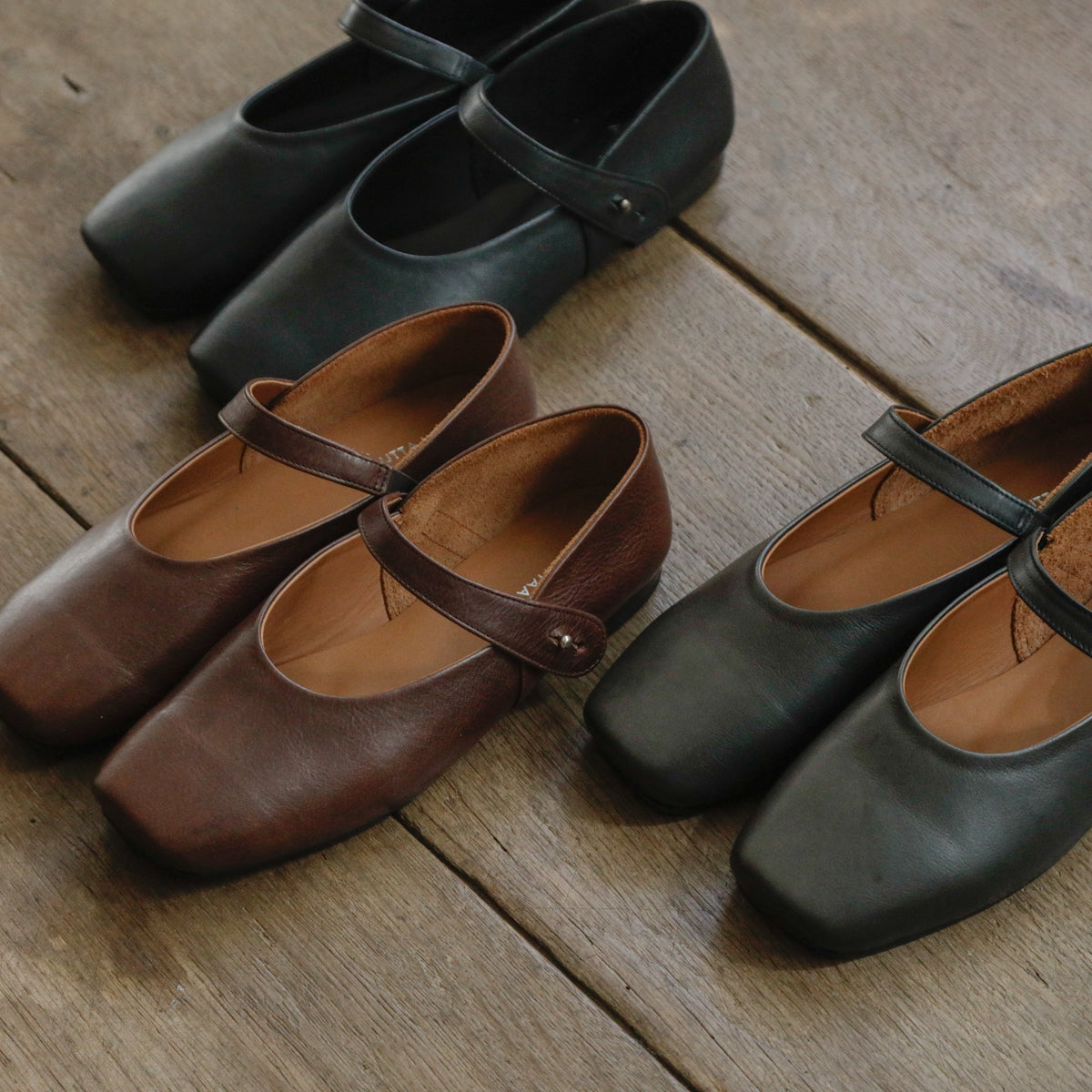 AUTTAA／【受注商品】 Ankle strap pumps