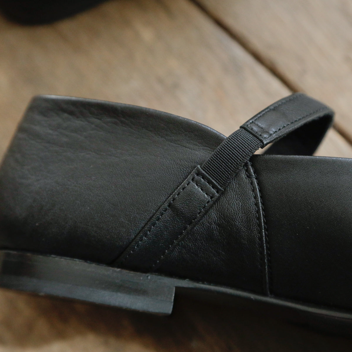 AUTTAA／【受注商品】 Ankle strap pumps