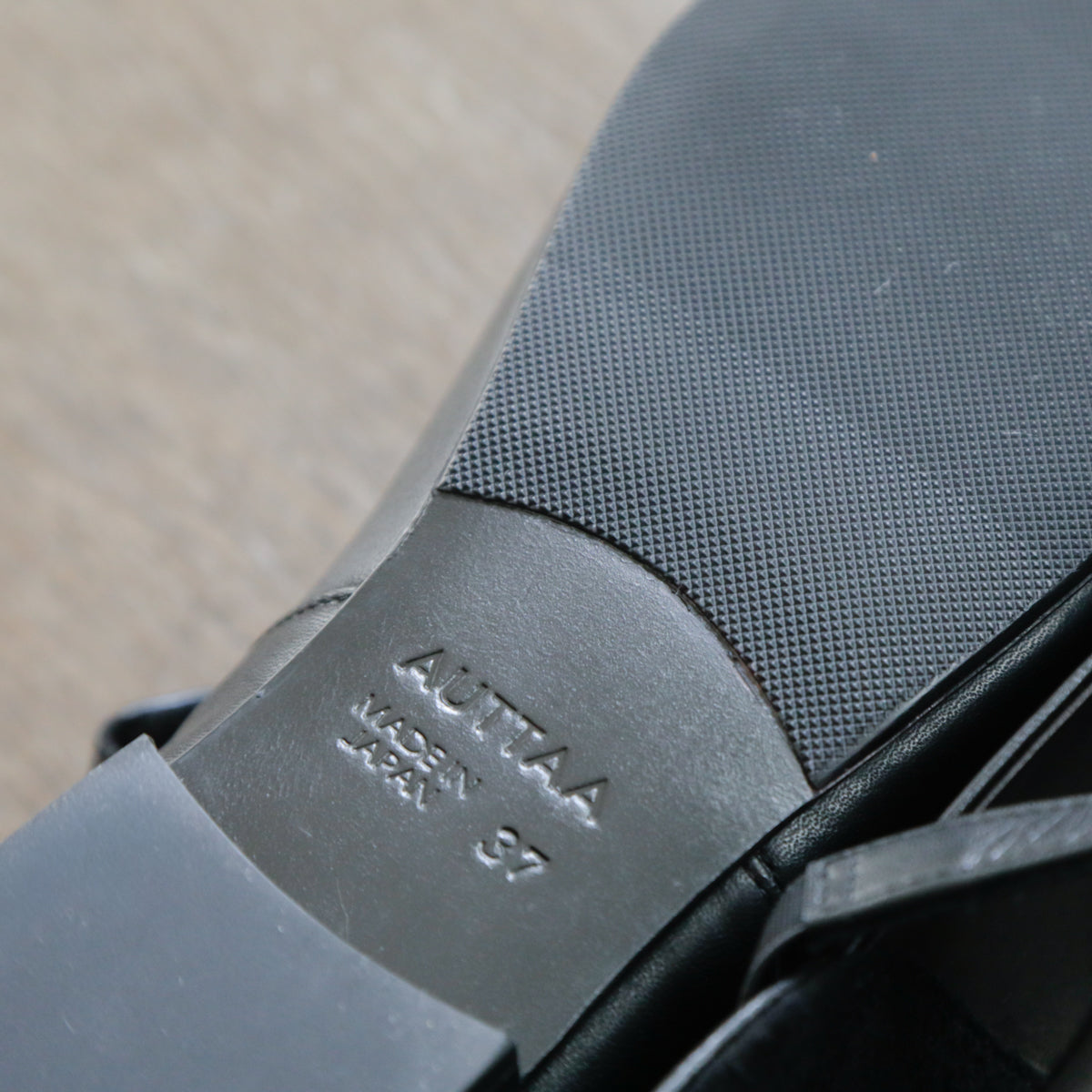AUTTAA／【受注商品】 Ankle strap pumps